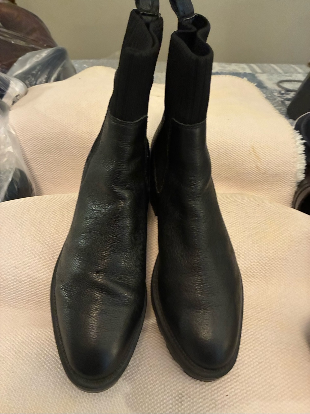 Dolce Vita women’s Black Leather Chelsea Boots- NWOT elastic panels Size 10